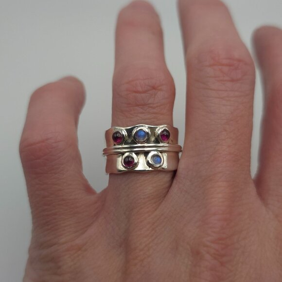 Size 8 925 Sterling Silver Quality Uncut Garnet And Moonstone Ring - Picture 1 of 9